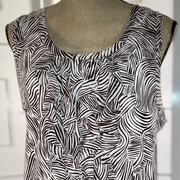 Chico’s Brown & White Swirls Sleeveless Shell Tuxedo Ruffle bib - Picture 6 of 10